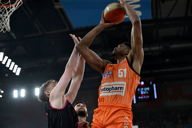 借助巴尔韦 借助巴尔韦